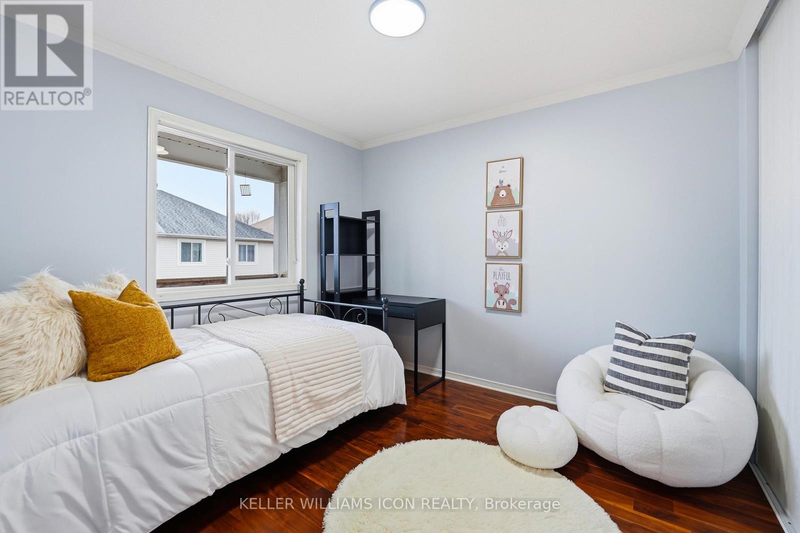 125 CASTLE GLEN CRESCENT - 32