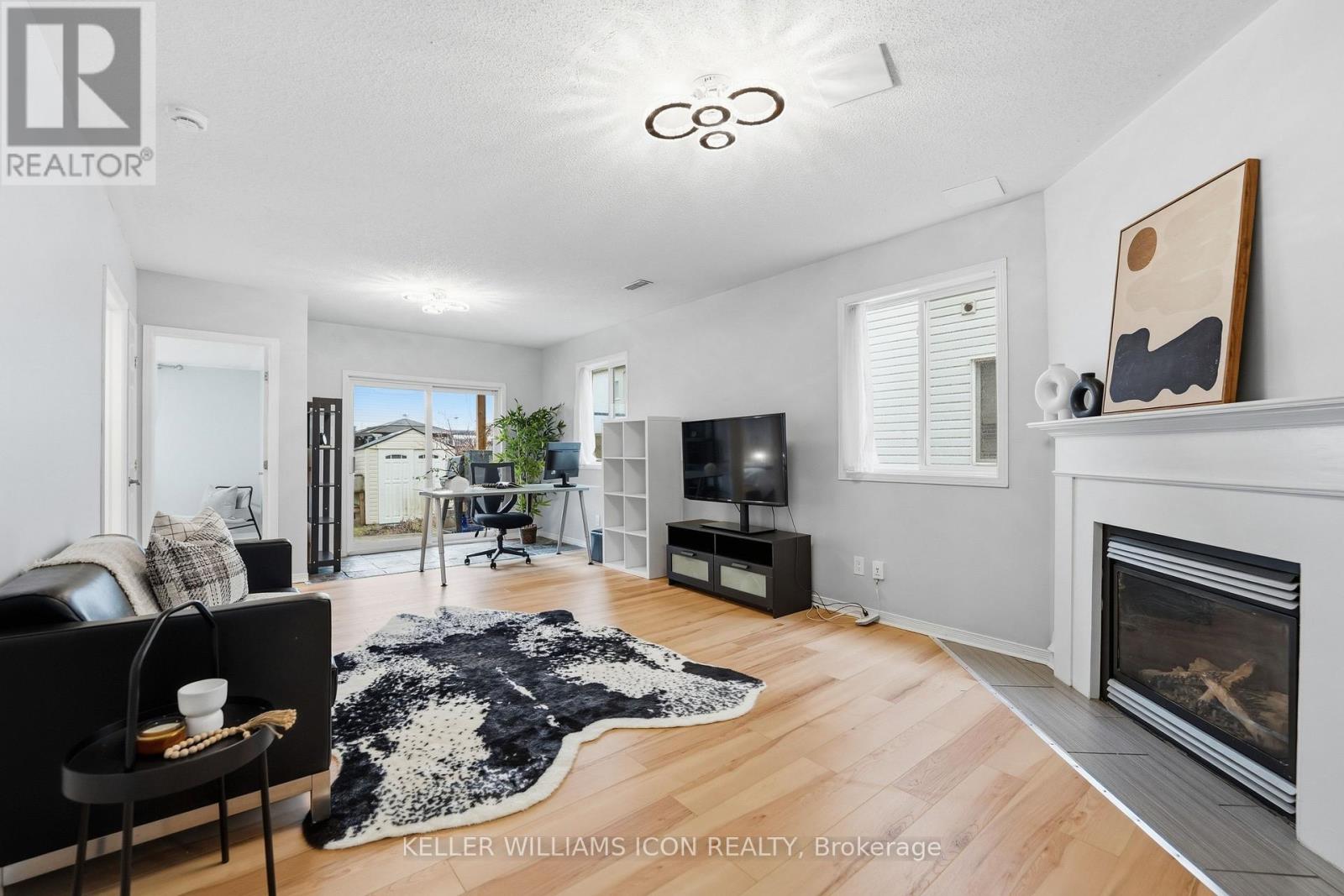 125 CASTLE GLEN CRESCENT - 34