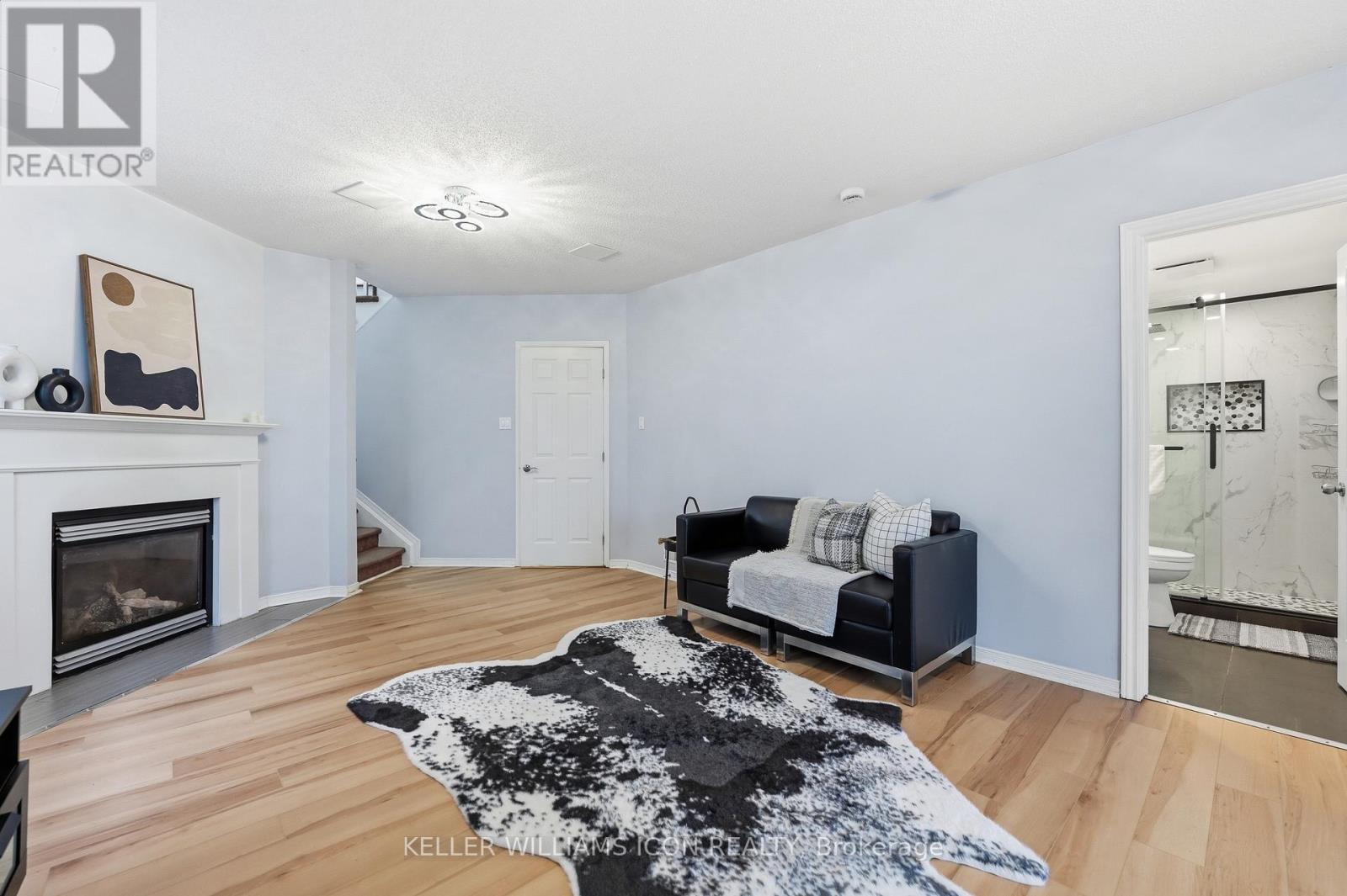 125 CASTLE GLEN CRESCENT - 35