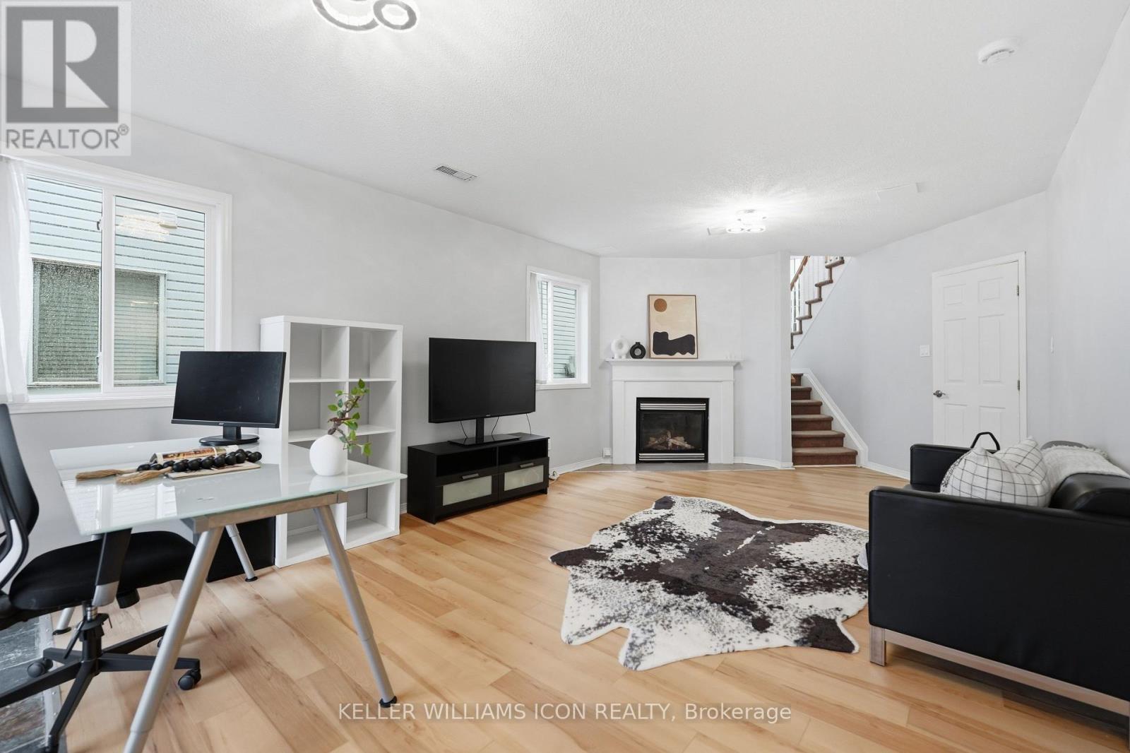 125 CASTLE GLEN CRESCENT - 36