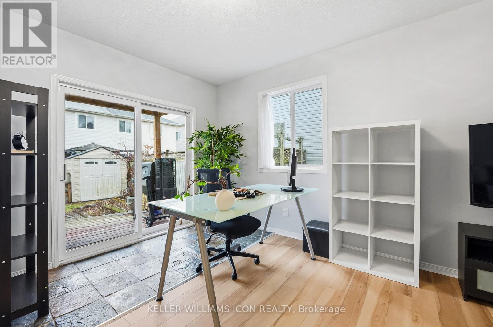 125 CASTLE GLEN CRESCENT - 37