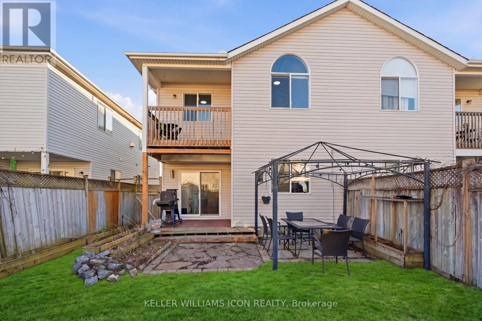 125 CASTLE GLEN CRESCENT - 43