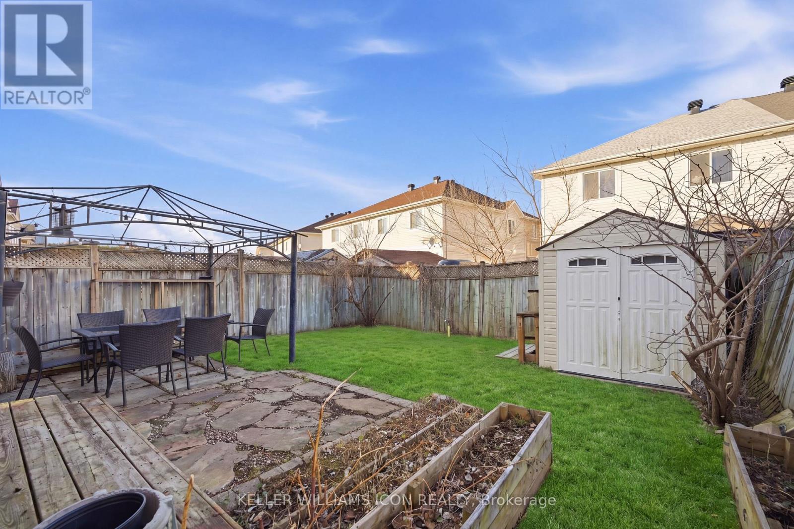 125 CASTLE GLEN CRESCENT - 44