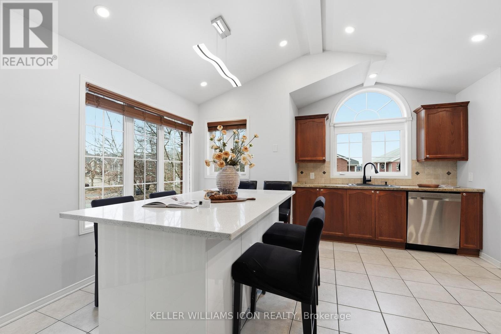 125 CASTLE GLEN CRESCENT - 7