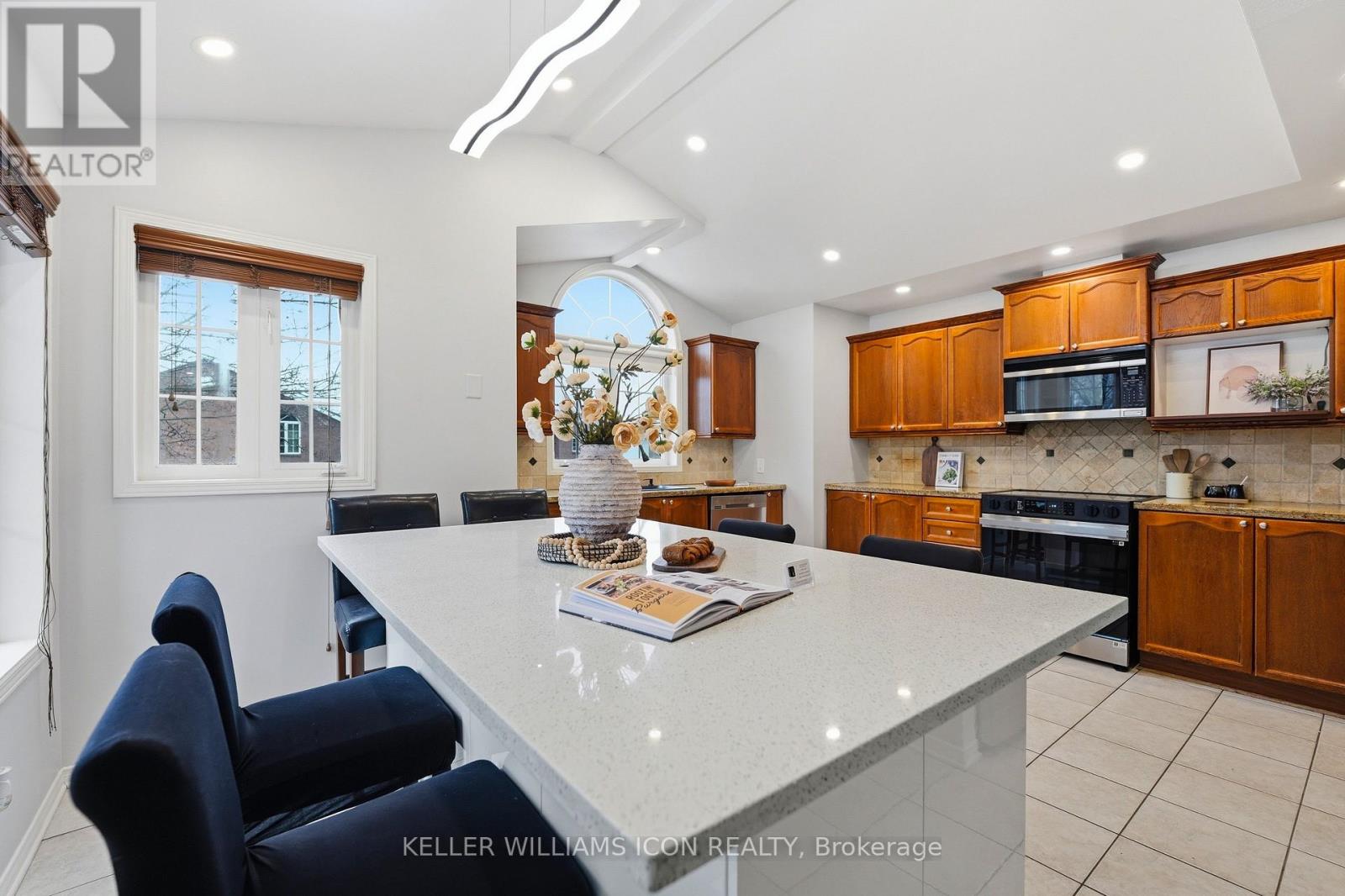 125 CASTLE GLEN CRESCENT - 8