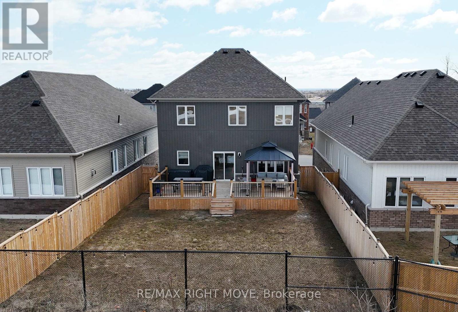 46 ATLANTIS DRIVE - 32