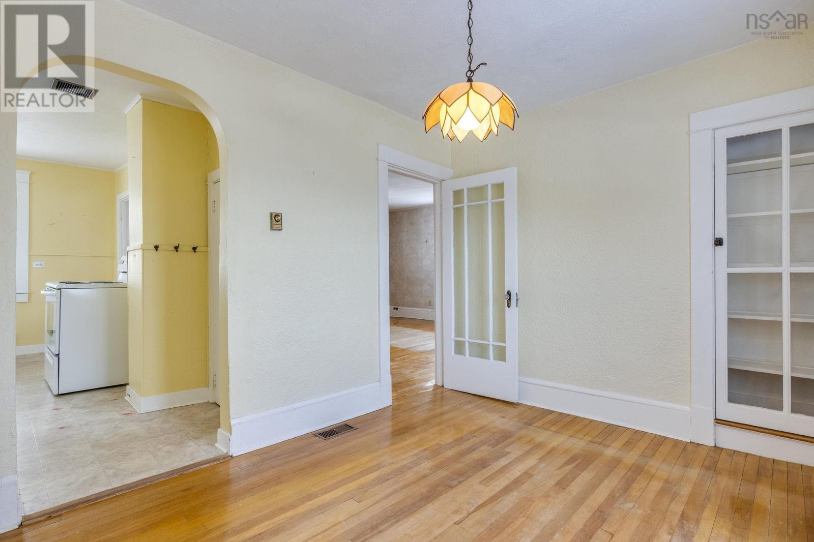 Property 9 of 34 of 3693 Shore Road