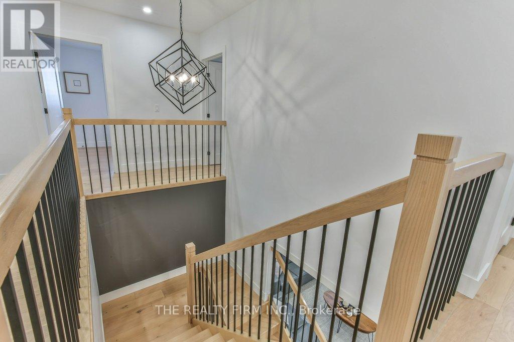 4 SYCAMORE ROAD Property Photo