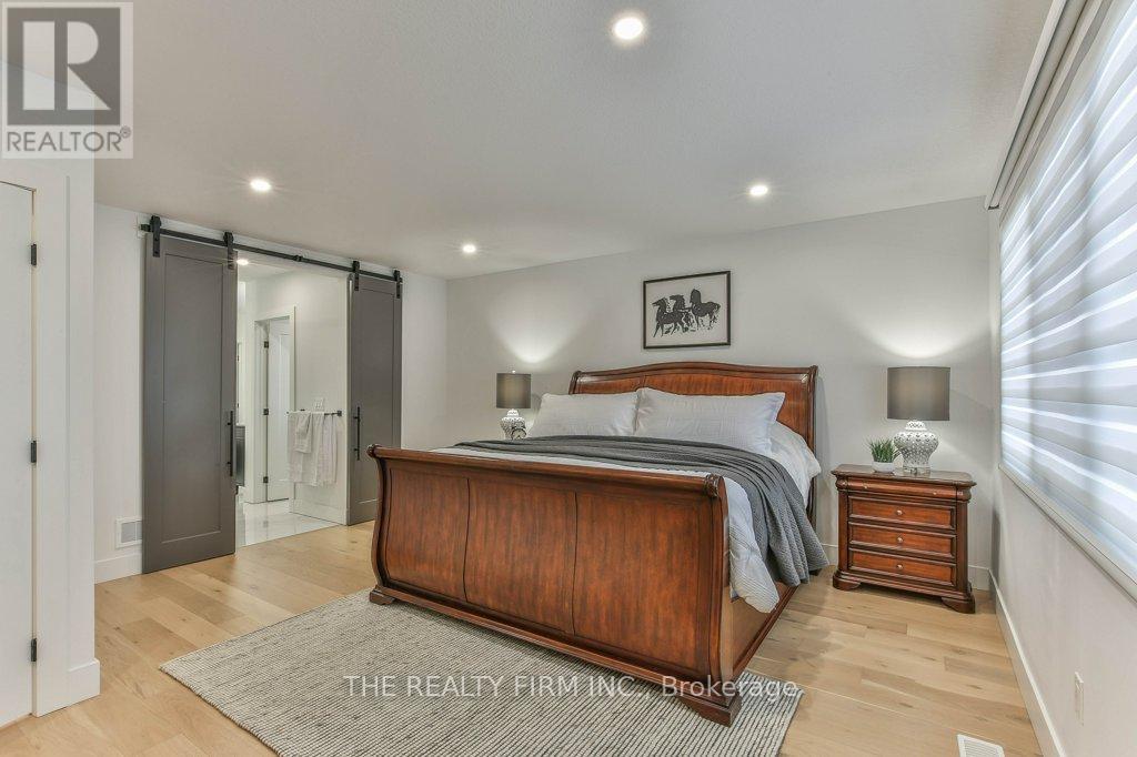 4 SYCAMORE ROAD Property Photo