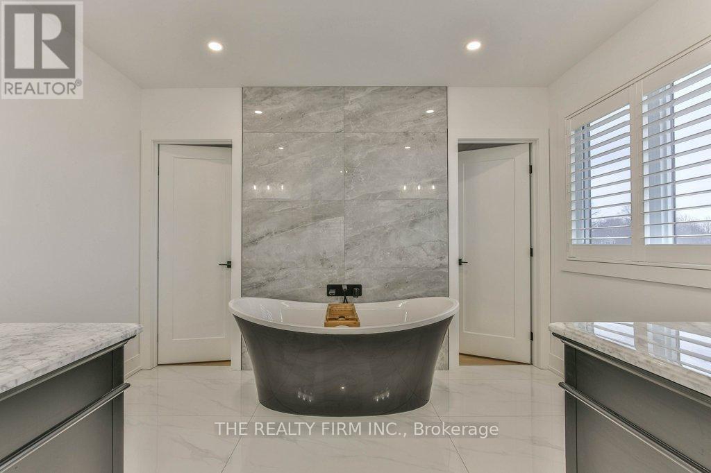 4 SYCAMORE ROAD Property Photo