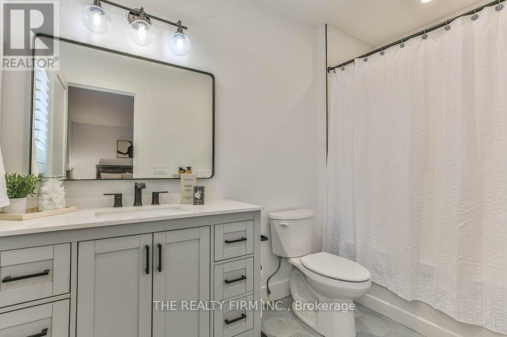 4 SYCAMORE ROAD Property Photo