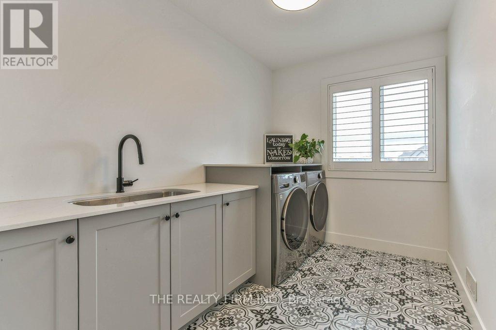 4 SYCAMORE ROAD Property Photo