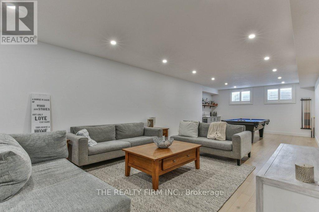 4 SYCAMORE ROAD Property Photo