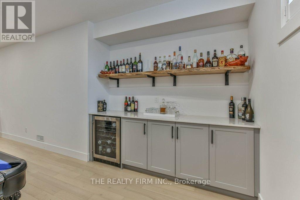 4 SYCAMORE ROAD Property Photo