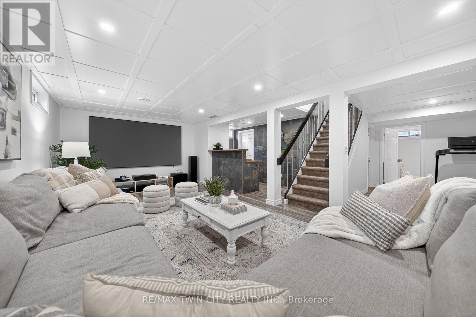 38 GLEN ABBEY COURT - 30