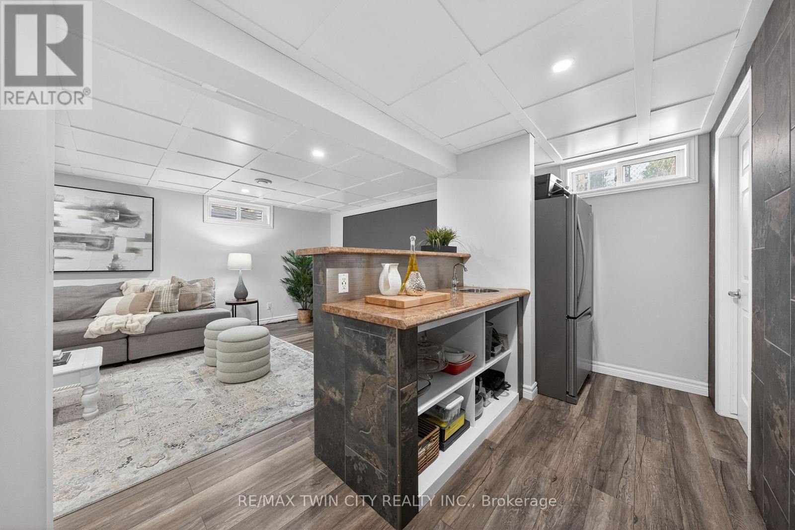38 GLEN ABBEY COURT - 33
