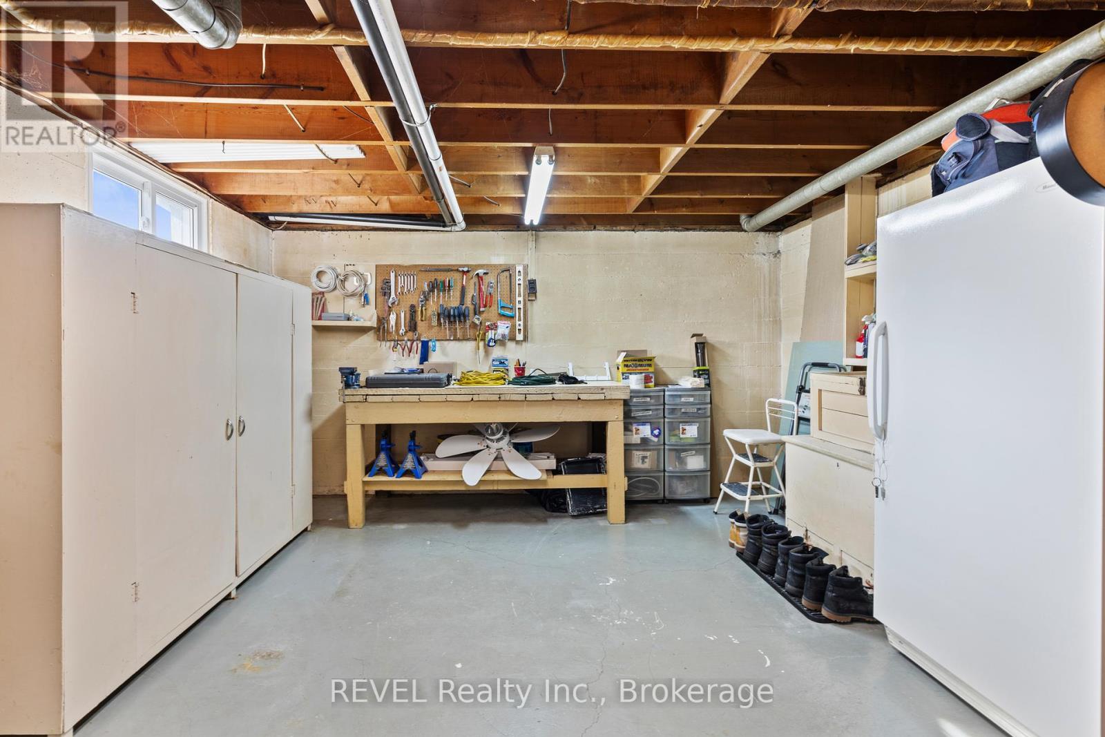 32 THOMPSON AVENUE — photo 23