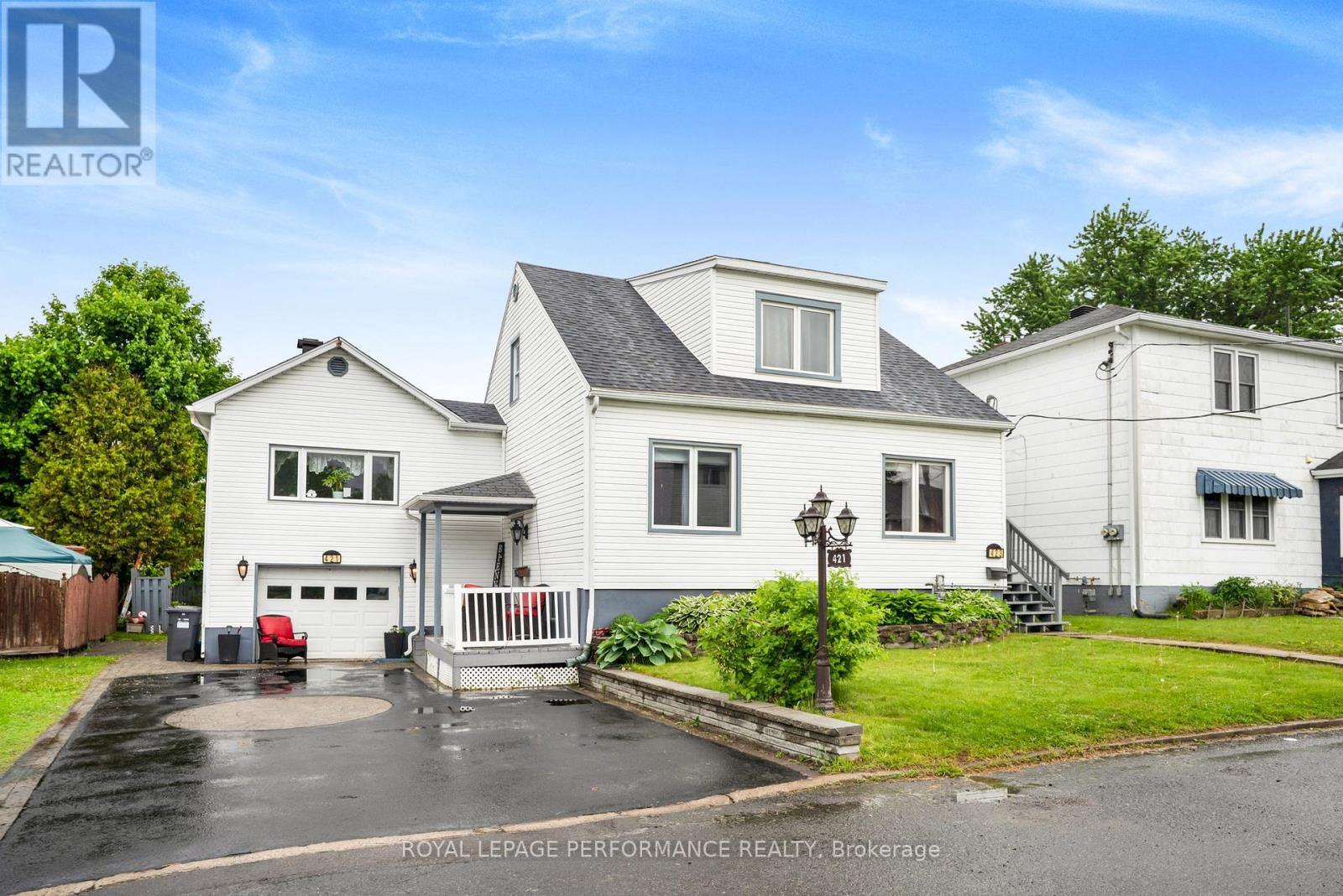 421-423 GARNEAU STREET