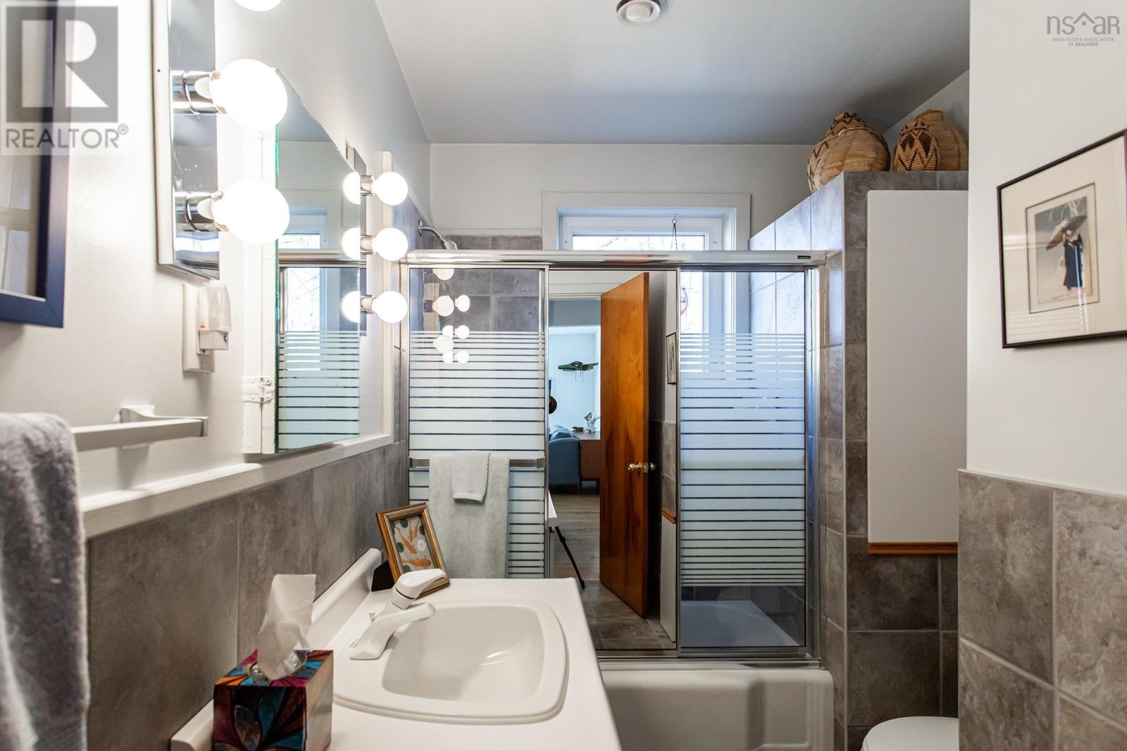 Property 15 of 24 of 21 Spring Garden Road