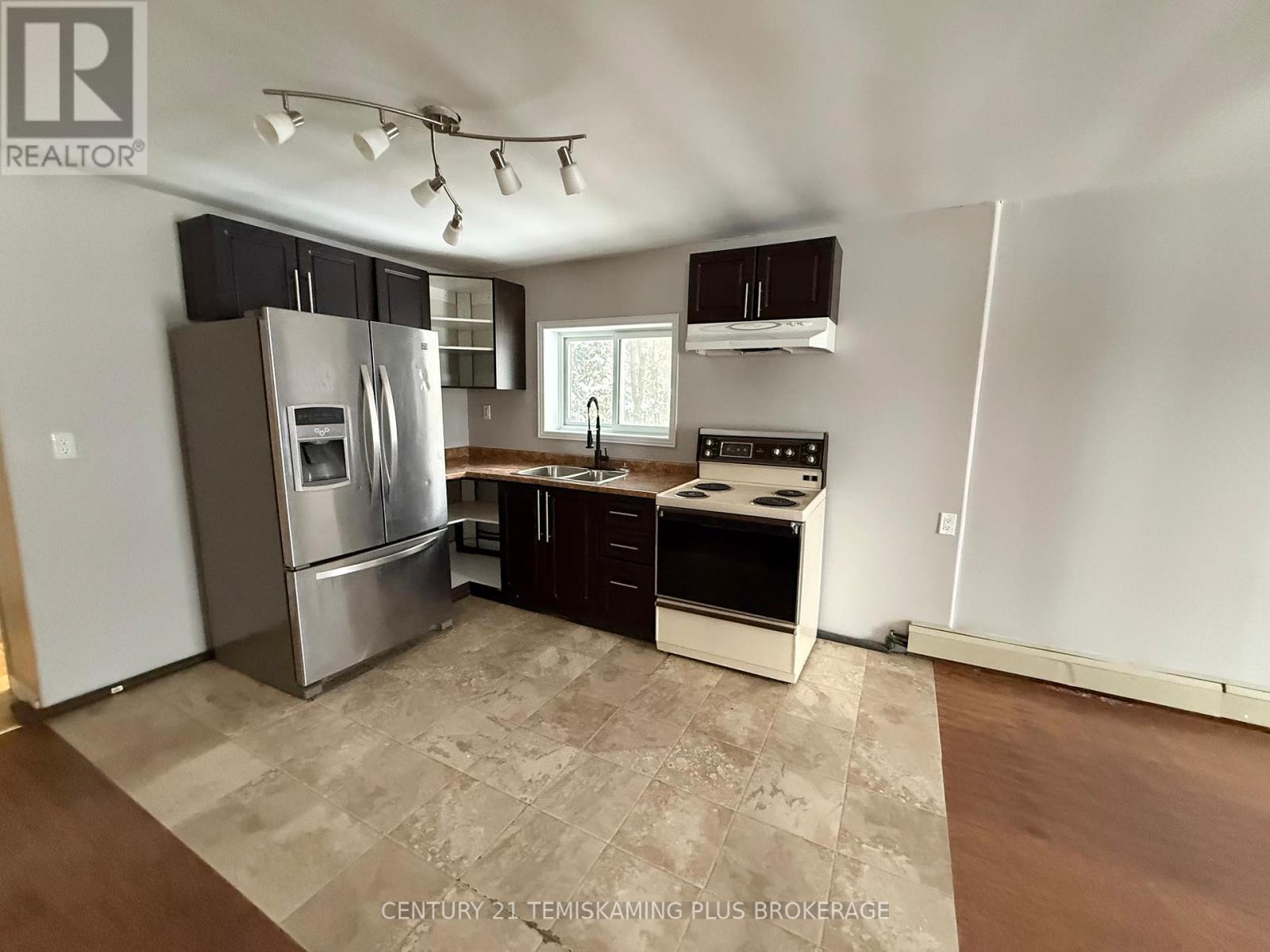 Unit 5 - Kitchen
