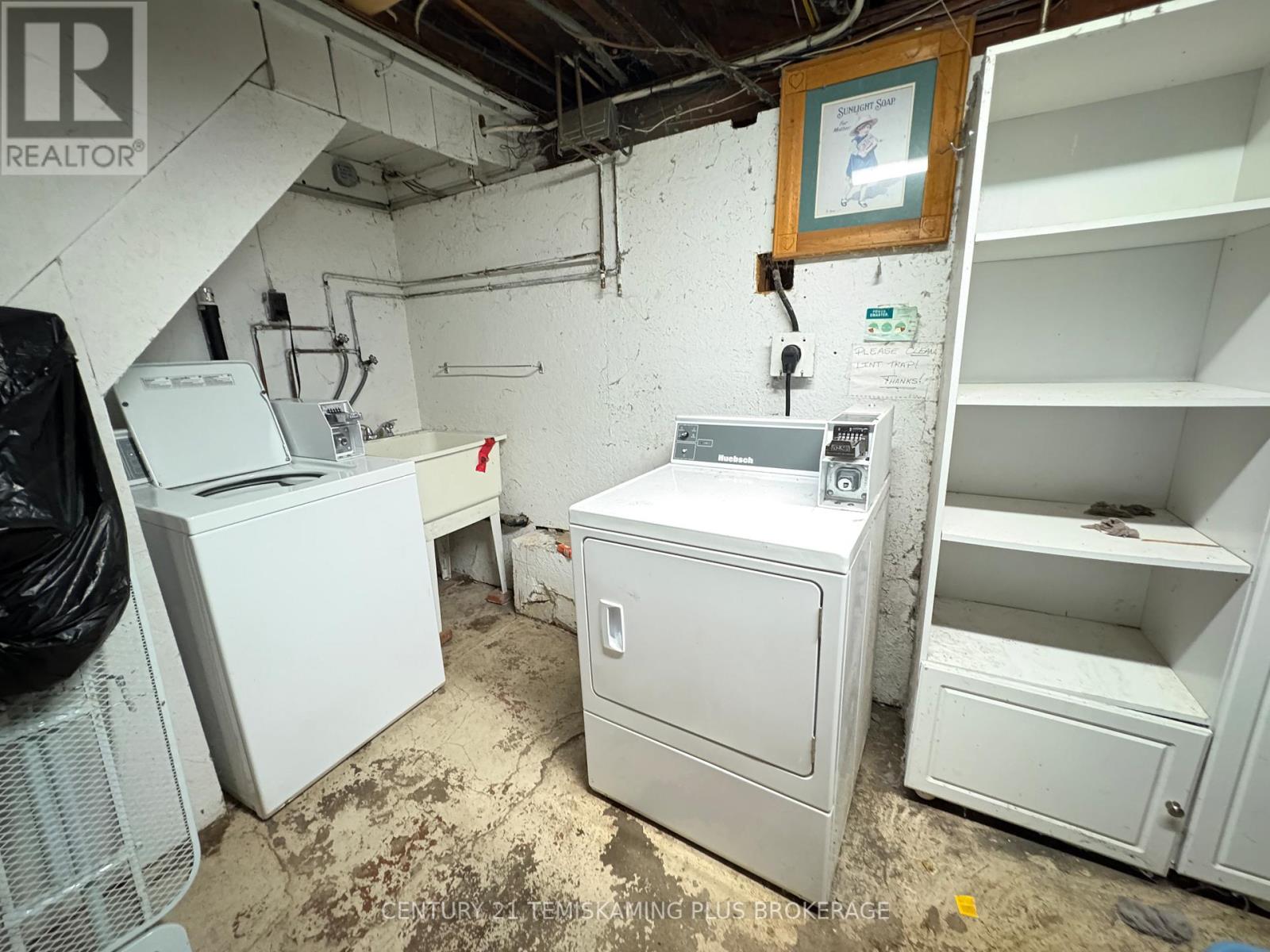 Coin Laundry