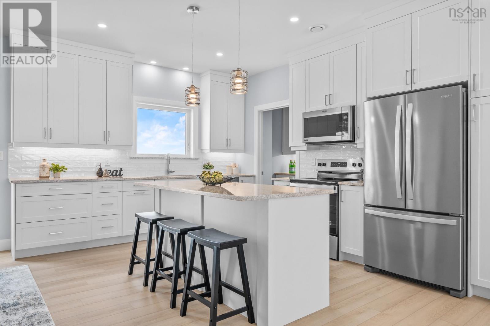 Property 14 of 48 of 11297 Highway 2