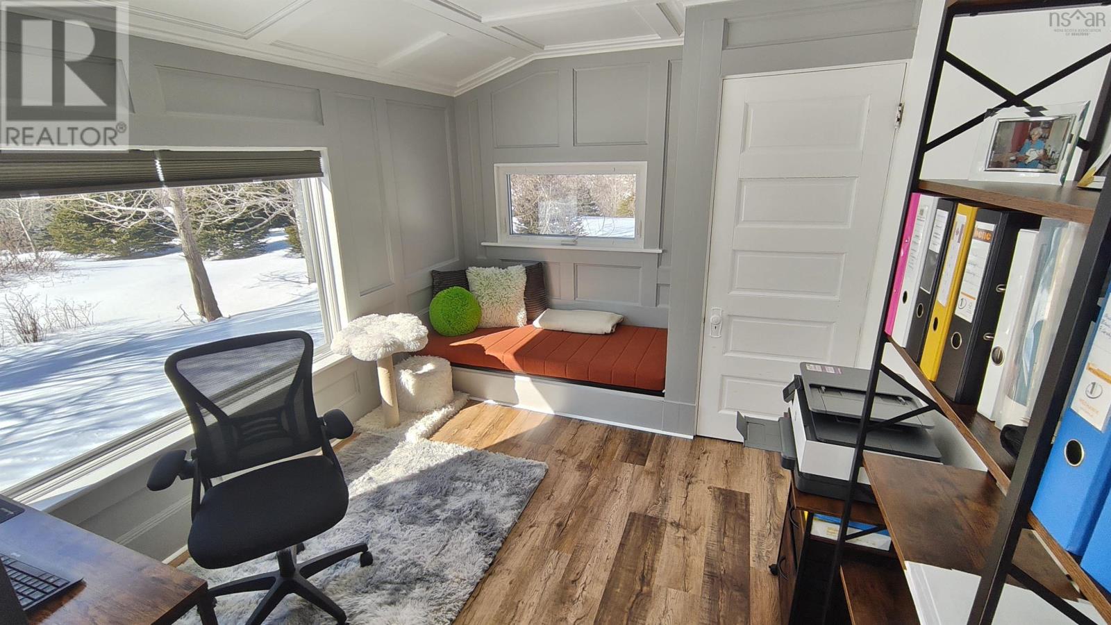 Property 20 of 50 of 7 Candy Lane