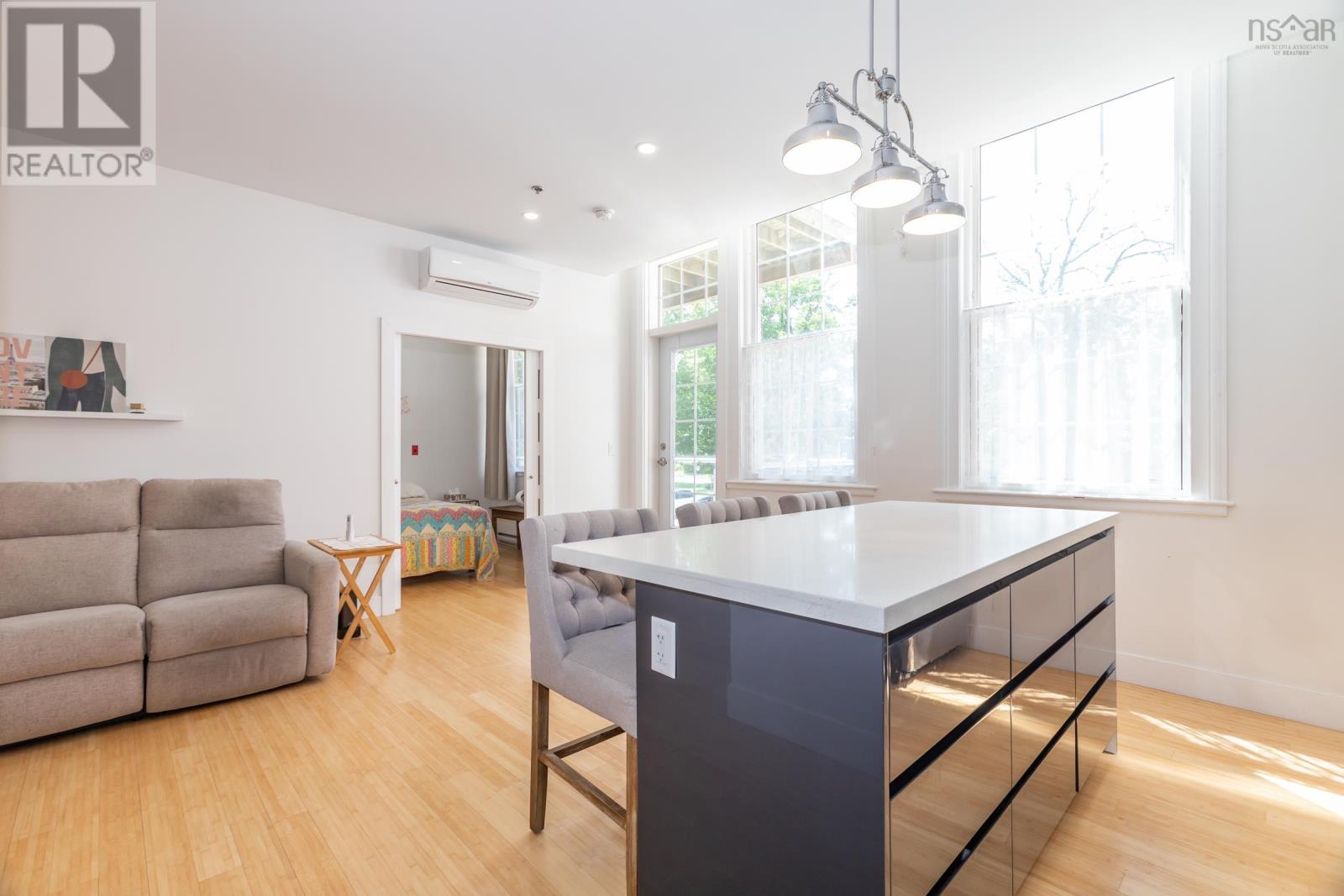 Property 18 of 30 of 206 151 Ritchie Street