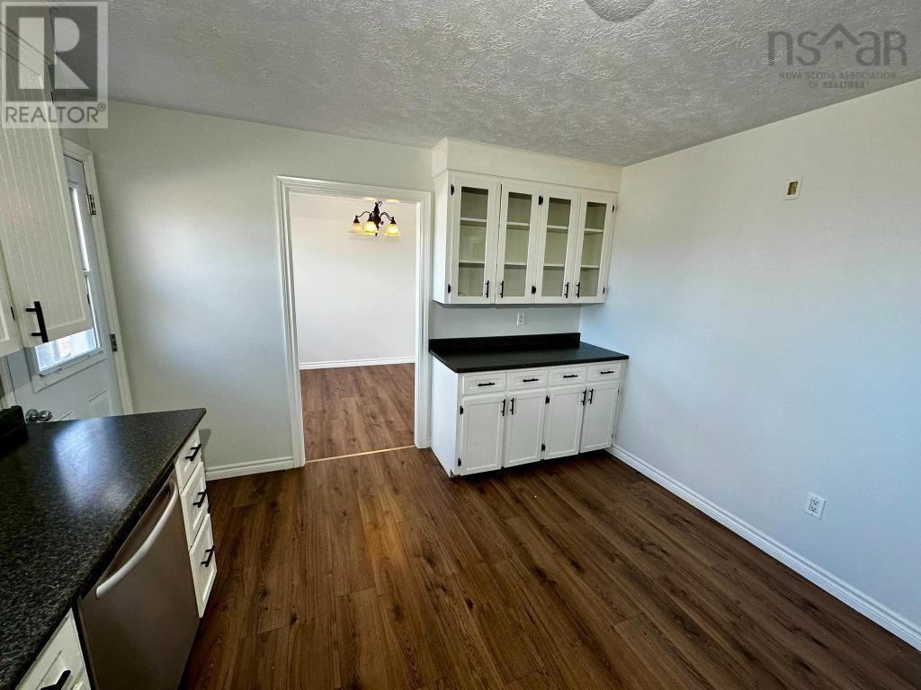 Property 21 of 33 of 18 Jill Street W, Milne Subdivision