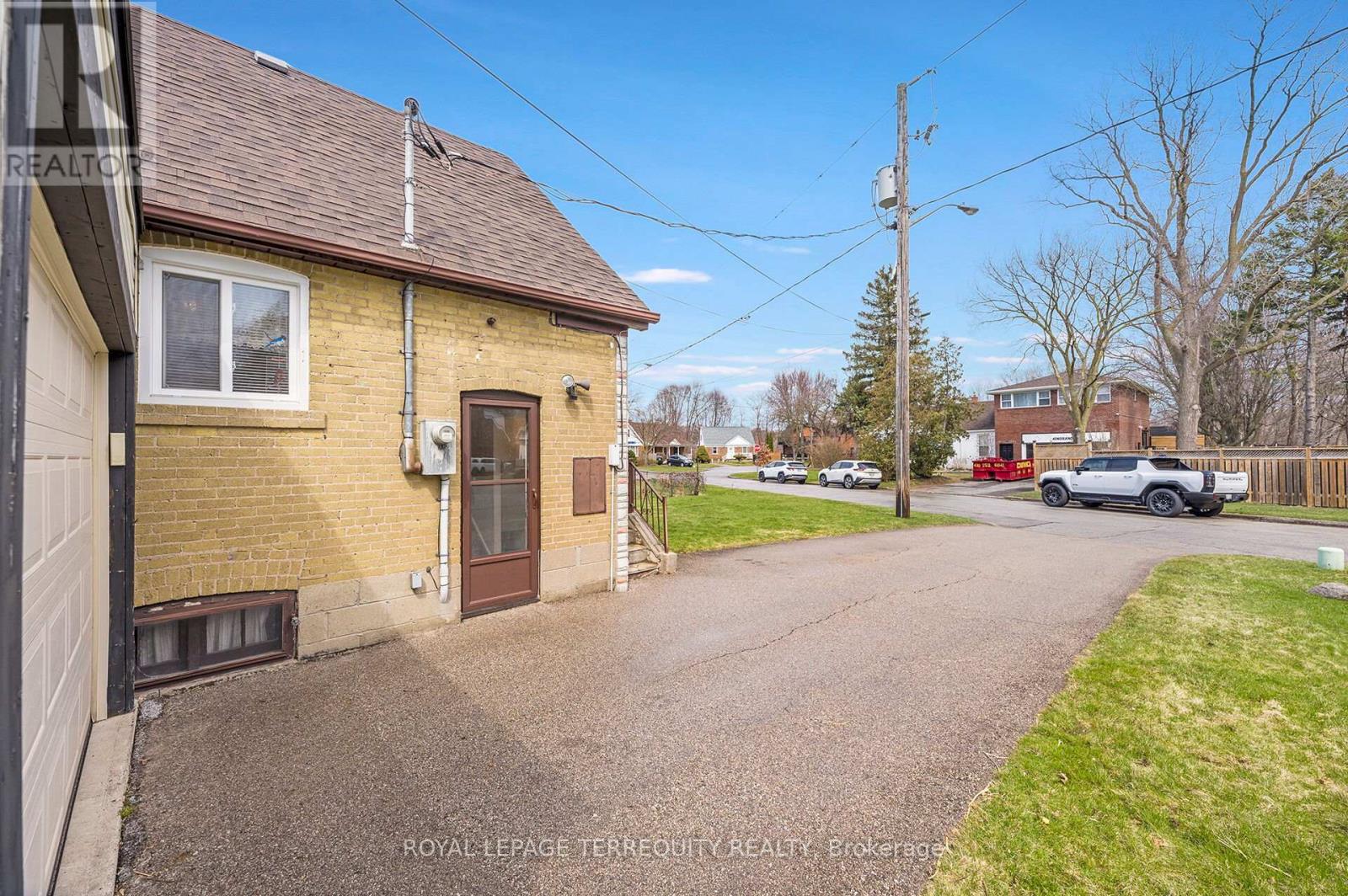 68 PARKCHESTER ROAD - 22
