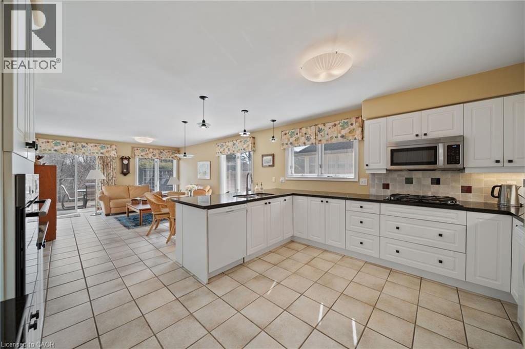 46 SOMERSET Drive - 13
