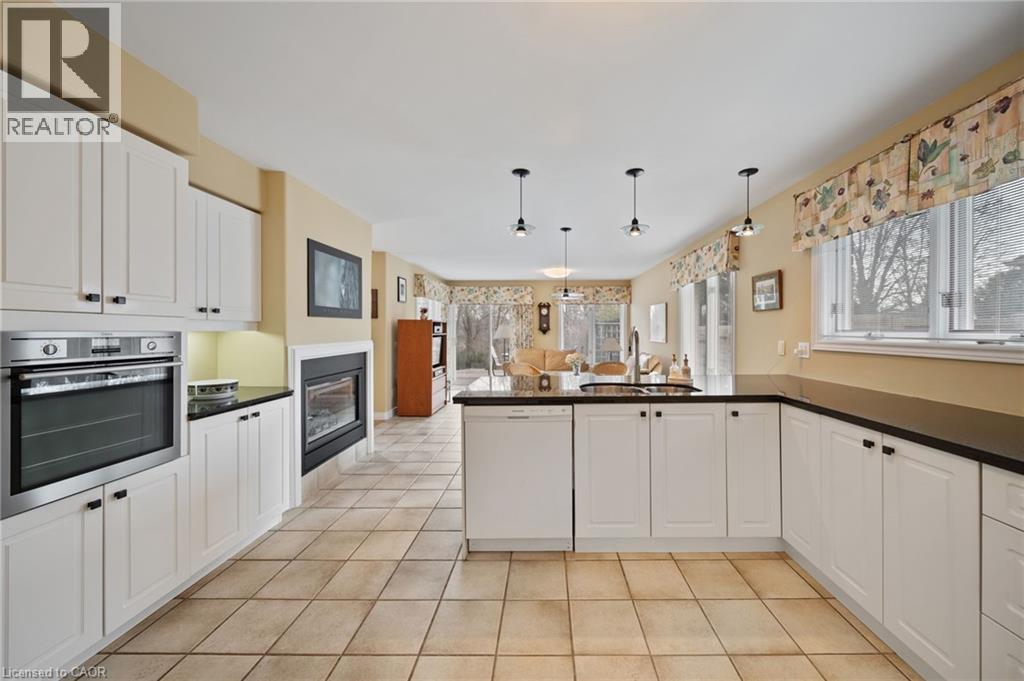 46 SOMERSET Drive - 15