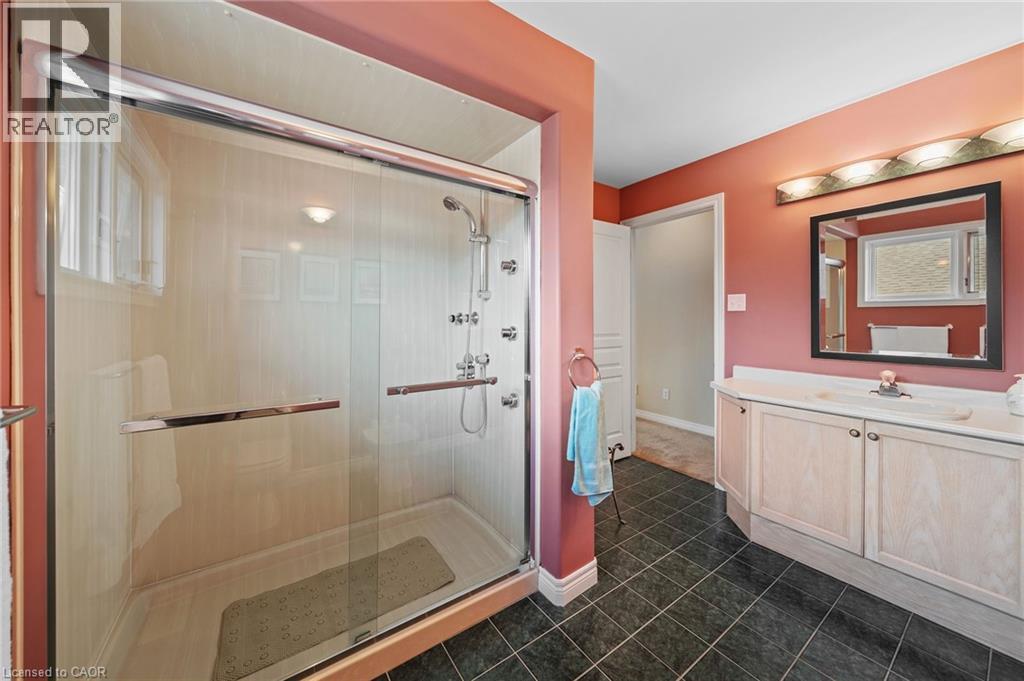 46 SOMERSET Drive - 26