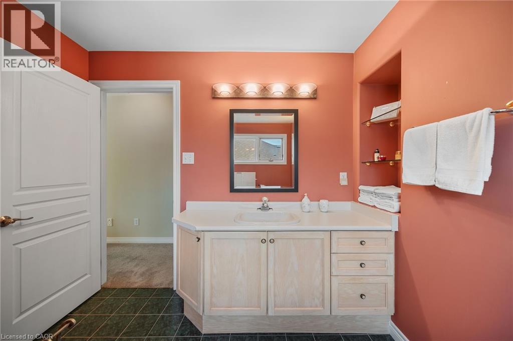 46 SOMERSET Drive - 27