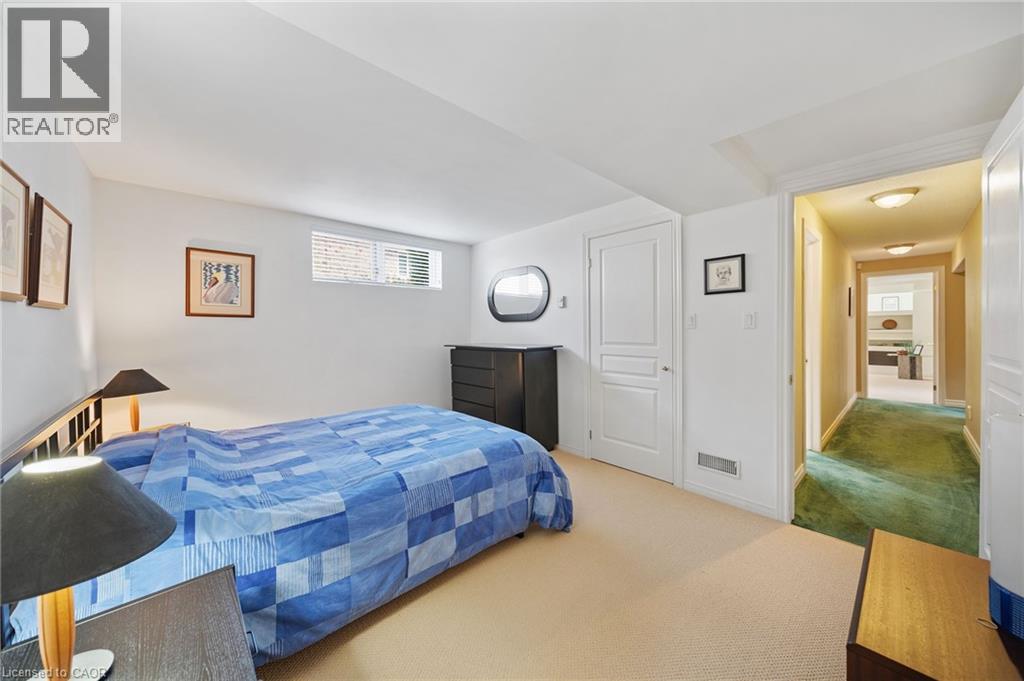 46 SOMERSET Drive - 36