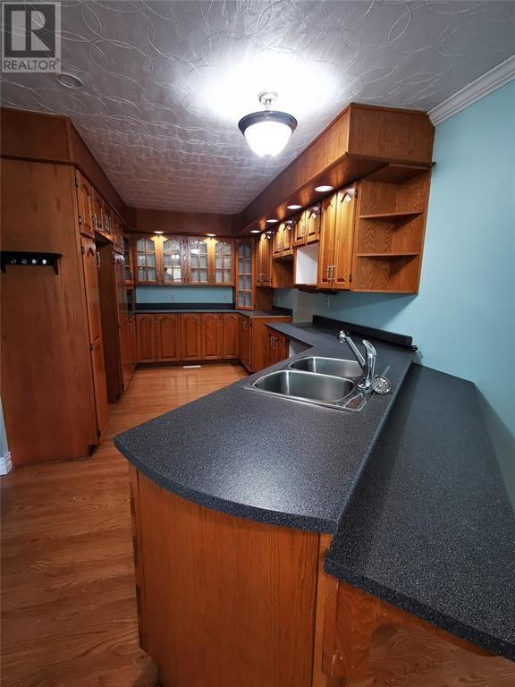 21 Village Cove Road E - 10