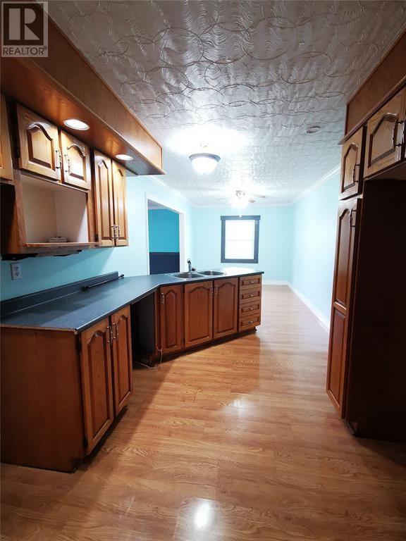 21 Village Cove Road E - 13