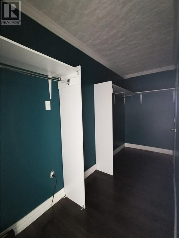 21 Village Cove Road E - 24