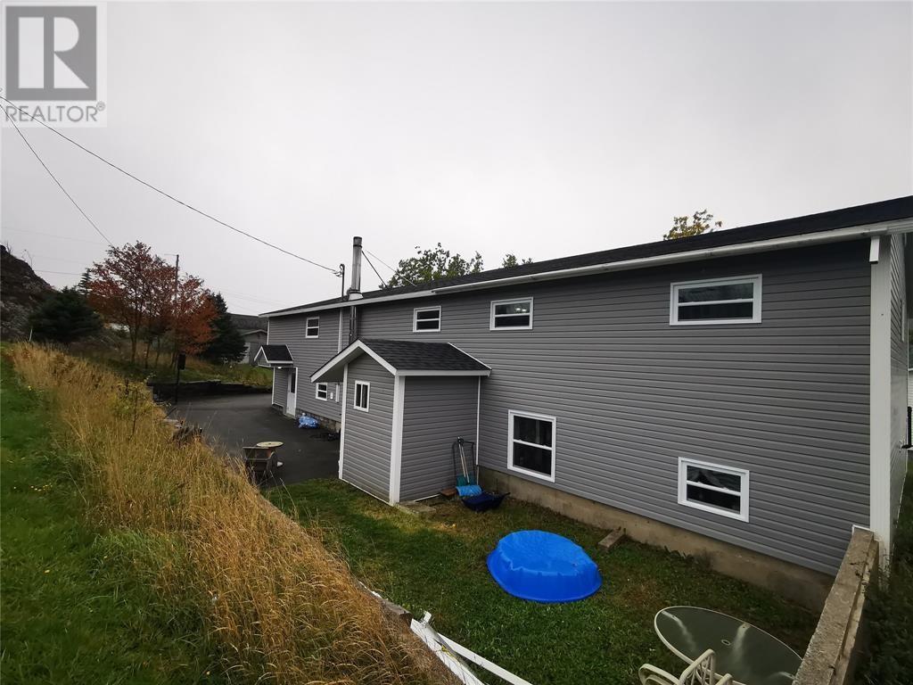 21 Village Cove Road E - 40