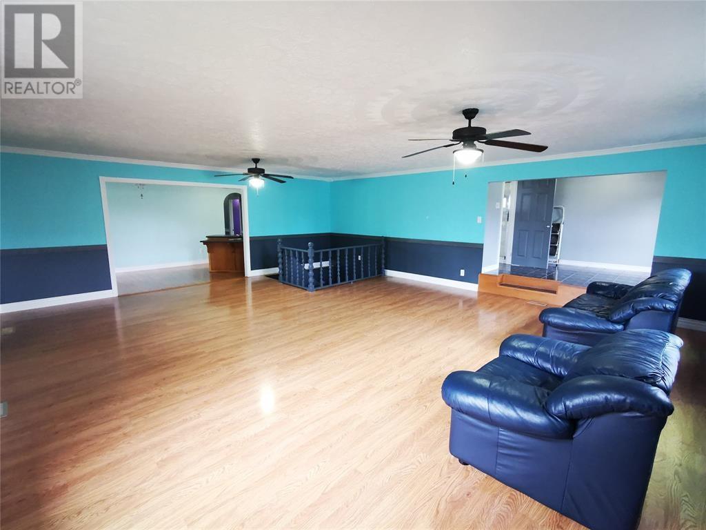 21 Village Cove Road E - 8
