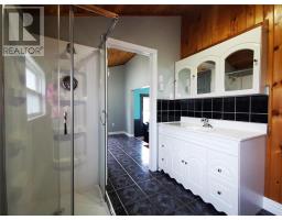 21 Village Cove Road East thumbnail 20