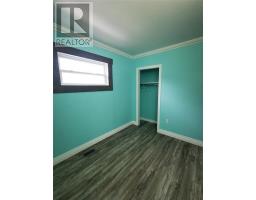 21 Village Cove Road East thumbnail 27