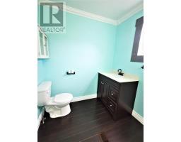 21 Village Cove Road East thumbnail 29