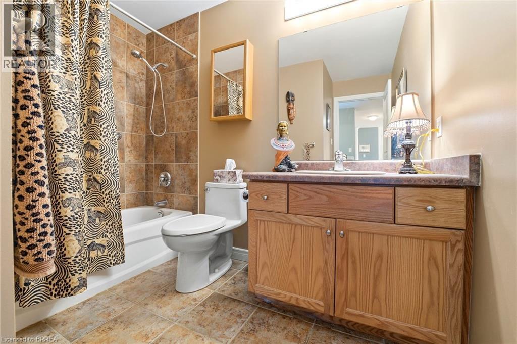 Main Floor 4 PC Bathroom