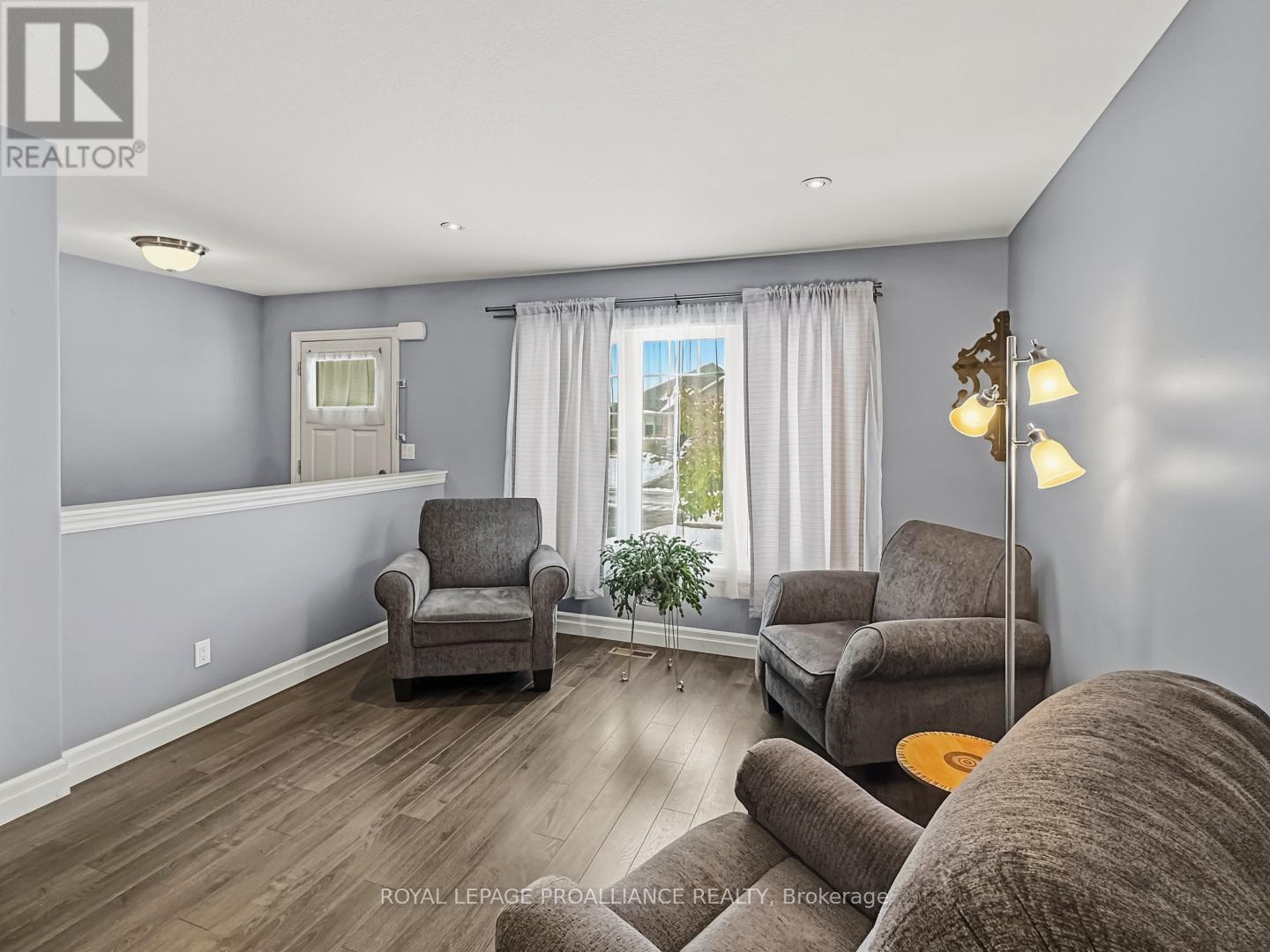8 TESSA BOULEVARD - 7