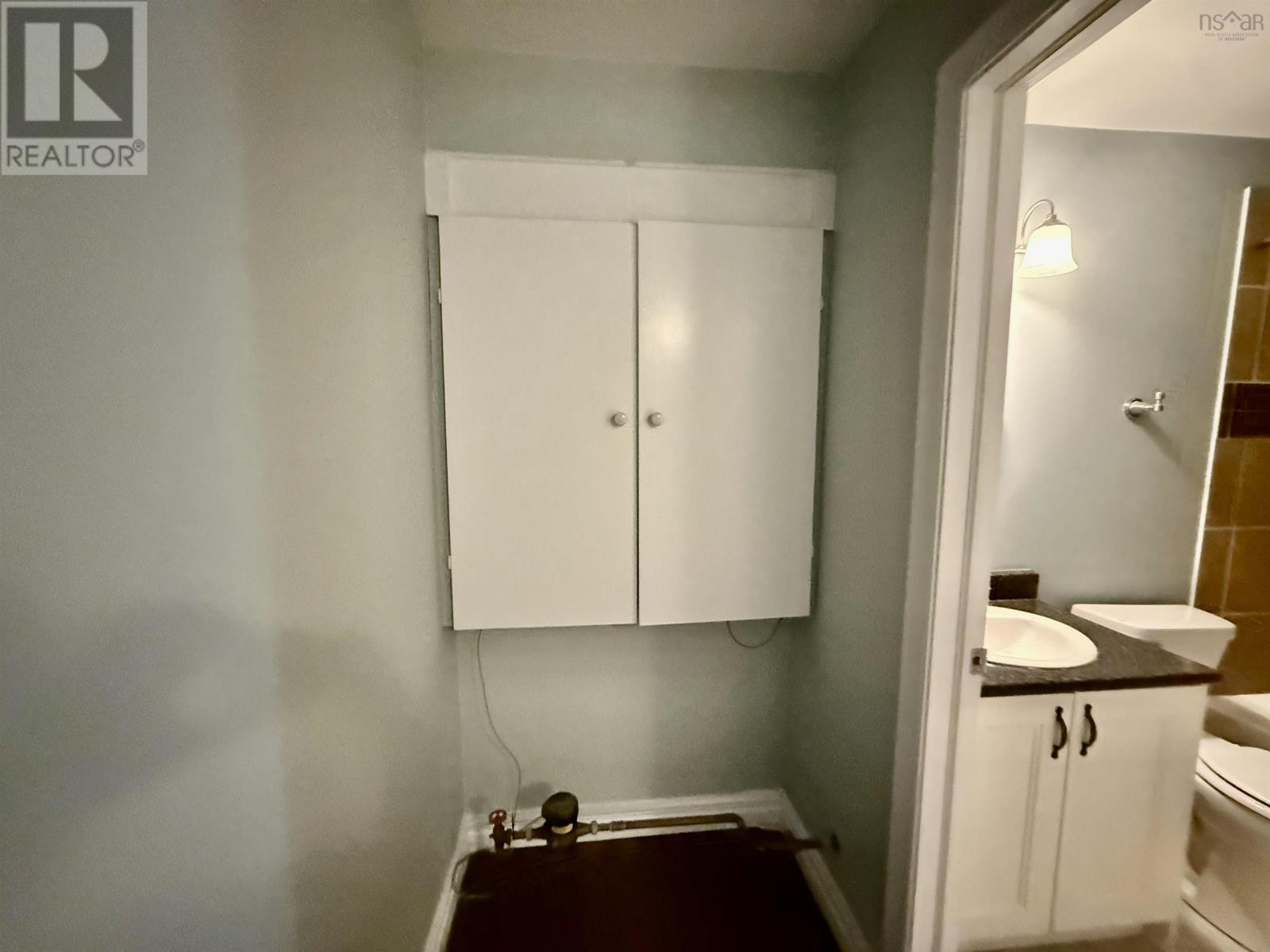 Property 27 of 33 of 719 Pleasant Street