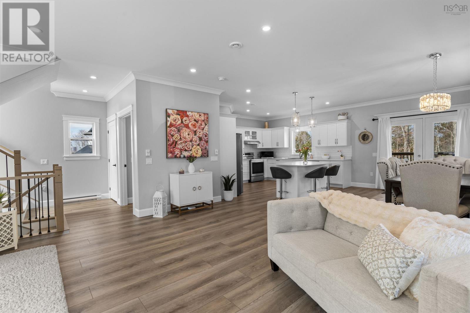 Property 15 of 44 of 35 Angel Court