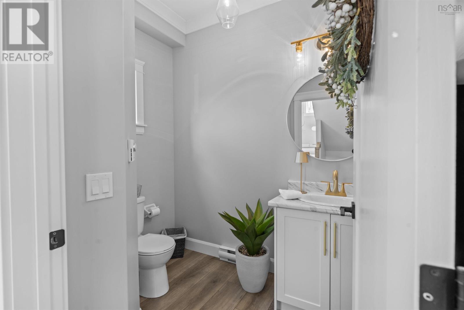 Property 29 of 44 of 35 Angel Court