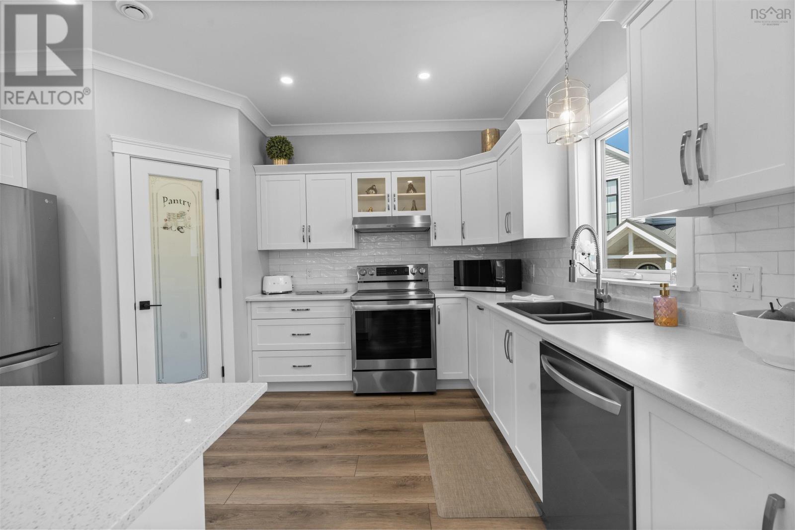 Property 22 of 44 of 35 Angel Court