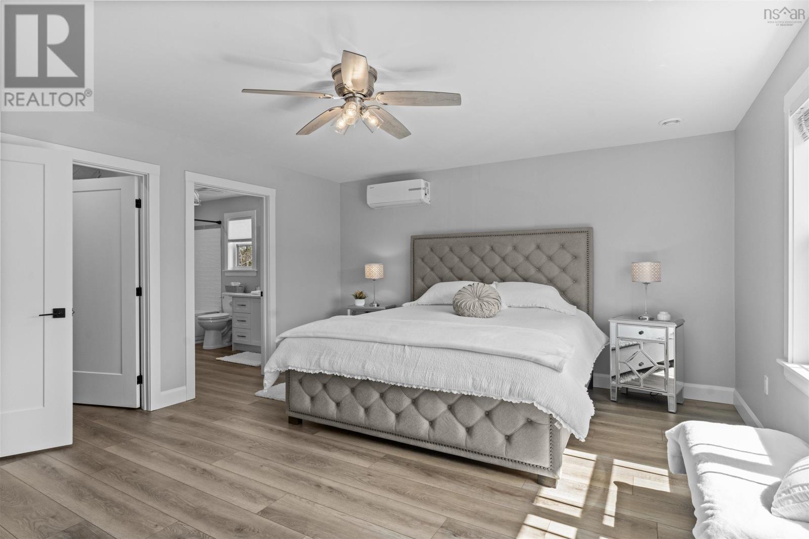 Property 33 of 44 of 35 Angel Court